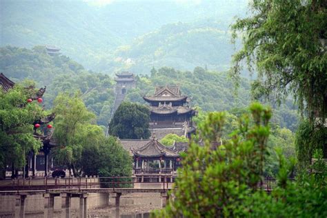 臨海有哪裏好玩的?不妨來看看這座城市如何在自然美景與人文景觀中尋找平衡